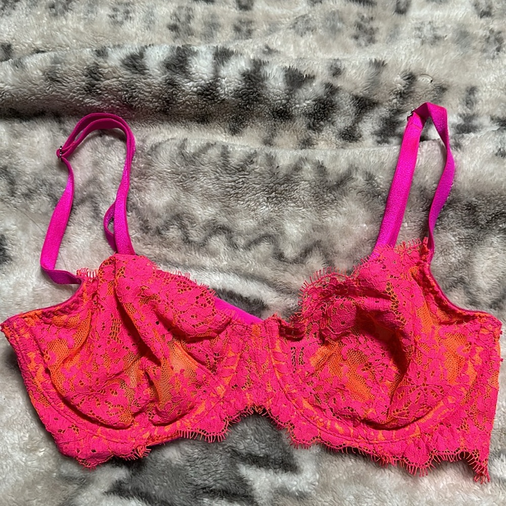 Victoria’s Secret Very Sexy Unlined Demi Buste Non Double Bra Coral Orange Pink